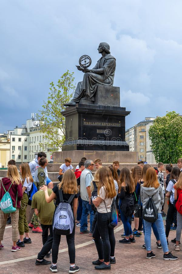 <u>Query</u>: A crowd gathered to pay homage to a statue of a notable Polish scientist<br>
      <u>Named Entity</u>: Nicolaus Copernicus Monument, Warsaw